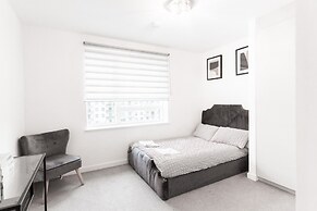 Brand New Luxurious 2-bed Apartment in Barking