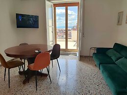 Panoramic 3-bed Apartment in Catania City