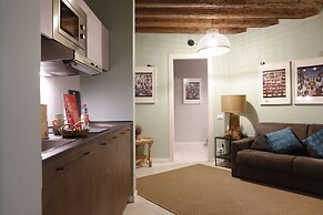 Classy Cozy by the Acquario by Wonderful Italy