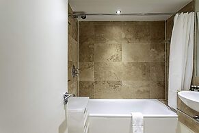 Cosy Kensington Two Bedroom Flat