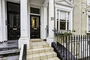 Cosy Kensington Two Bedroom Flat