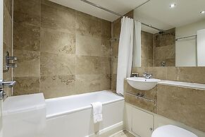 Cosy Kensington Two Bedroom Flat