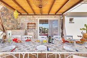 3769 Tenuta La Cornola by Barbarhouse