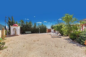 3769 Tenuta La Cornola by Barbarhouse