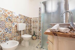 3769 Tenuta La Cornola by Barbarhouse
