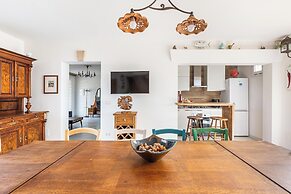 3769 Tenuta La Cornola by Barbarhouse