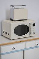 1930's Inspired Apartment by Renters