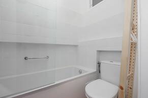 1930's Inspired Apartment by Renters