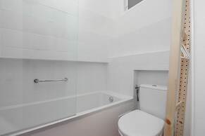 1930's Inspired Apartment by Renters