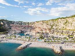 Sea-view Penthouse Spa in Portopiccolo