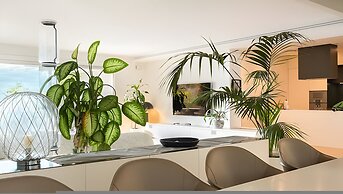 Sea-view Penthouse Spa in Portopiccolo