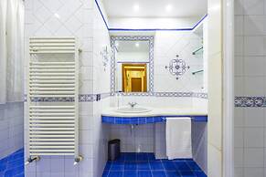 Yellow City Apartment by Wonderful Italy