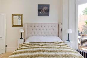 Cute 2-bed Chelsea Apartment