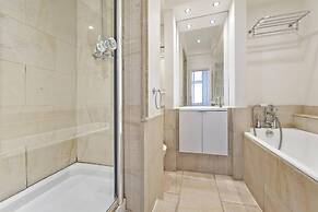 Cute 2-bed Chelsea Apartment