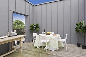 Fabulous 2-bed Penthouse Wimbledon