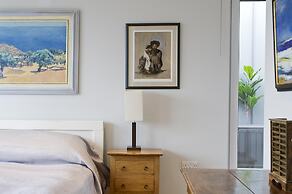 Fabulous 2-bed Penthouse Wimbledon