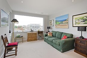 Fabulous 2-bed Penthouse Wimbledon