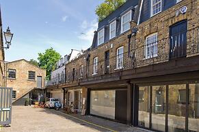 Traditional 2-bed Apartment Notting Hill