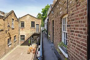 Traditional 2-bed Apartment Notting Hill