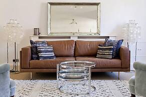Traditional 2-bed Apartment Notting Hill