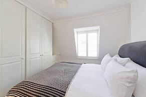 Traditional 2-bed Apartment Notting Hill