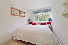 Tasteful 4bed Holland Park