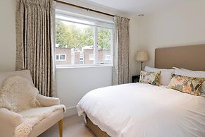 Tasteful 4bed Holland Park