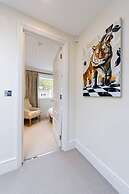 Tasteful 4bed Holland Park
