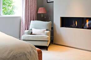 Tasteful 4bed Holland Park