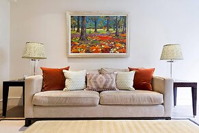 Tasteful 4bed Holland Park