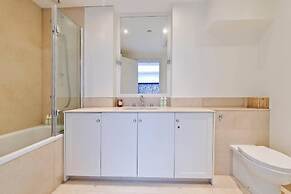 Tasteful 4bed Holland Park