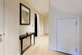 Tasteful 4bed Holland Park