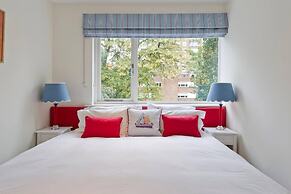 Tasteful 4bed Holland Park