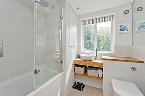 Elegant 2 bed Flat Earls Court