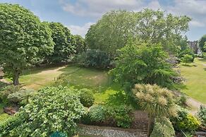 Elegant 2 bed Flat Earls Court