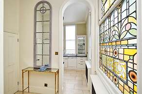 Grand 2 Bedroom Flat Kensington