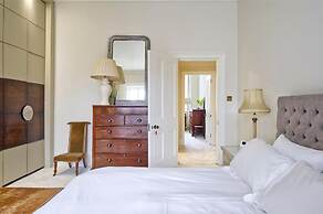 Grand 2 Bedroom Flat Kensington