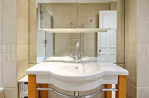 Grand 2 Bedroom Flat Kensington