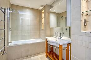 Grand 2 Bedroom Flat Kensington