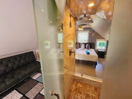 Bishop Hotel Key West