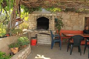 Perini Dvori - by the sea - A2 Volak