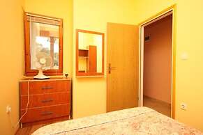 Perini Dvori - by the sea - A2 Volak