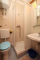 Perini Dvori - by the sea - A2 Volak