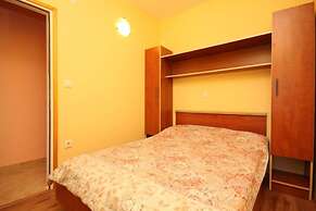 Perini Dvori - by the sea - A2 Volak