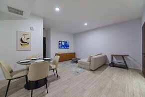 Bayfront Park Views Studio