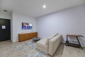 Bayfront Park Views Studio