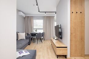 Bright Apartment Kraków by Renters