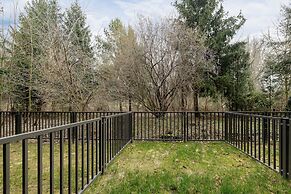 Bright Apartment Kraków by Renters