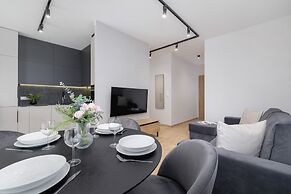 Bright Apartment Kraków by Renters