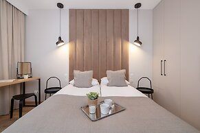 Bright Apartment Kraków by Renters